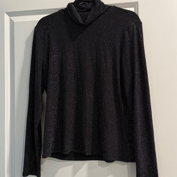 DR2 Tops - NWT DR2 Black and Gold Shimmer Top sz xl